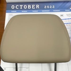2 like brand new head rests came out of 2007 Cadillac Escalade! Cream Tan color